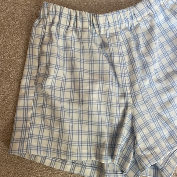 Brandy Melville Pants - Brandy Melville White/Blue Plaid shorts